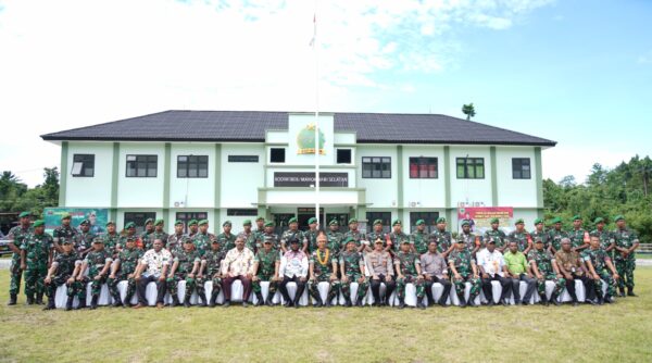 Sentuhan Lembut Pangdam Kepada Anak Yatim di Manokwari Selatan