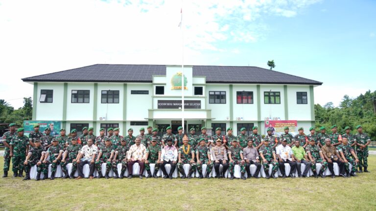 Sentuhan Lembut Pangdam Kepada Anak Yatim di Manokwari Selatan