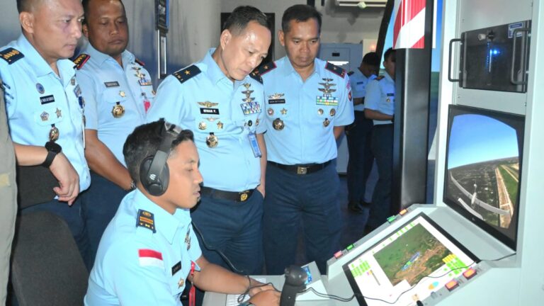 TNI AU Sosialisasikan Pembinaan Profesi Penerbang dan Navigator serta Pola Hidup Sehat di Lanud Supadio dan Adisucipto