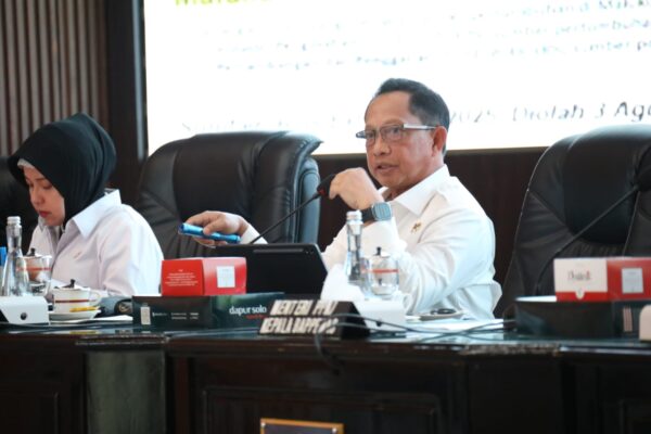 Tingkatkan Daya Beli, Sistem Ekonomi di Papua Dalam Kondisi Kritis, Mendagri Pacu 3 Provinsi di Papua dan Menginstruksikan Para Pemda