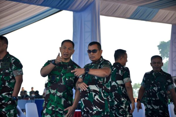 Dankormar Dampingi Wakasal Tinjau Gelar Operasional dan Kehormatan Militer (Gepasopshormil)