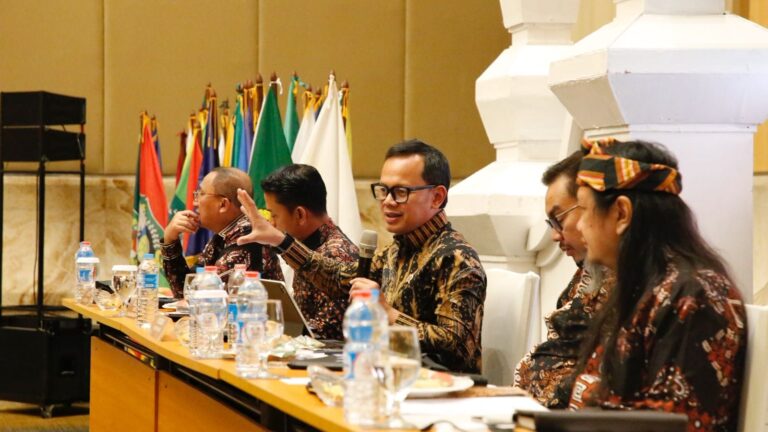 Wamendagri Bima Arya Tekankan Pentingnya Keselarasan Pertumbuhan Ekonomi dan Pelestarian Budaya