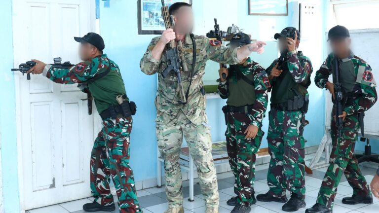 Kopasgat dan US PAT SOFLE Gelar Latihan CQB dan Operasi Recon Bersama
