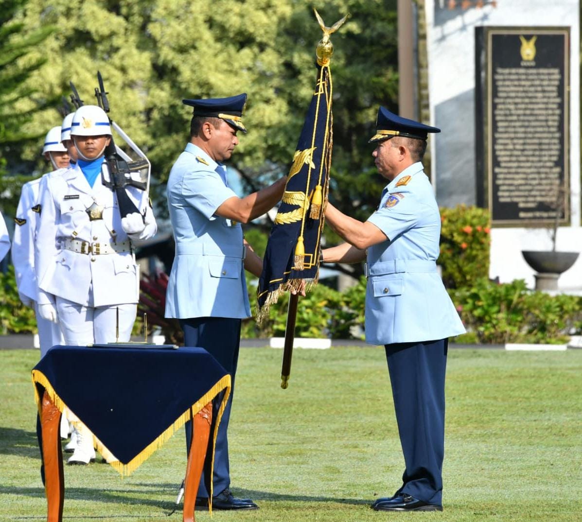 KASAU Serahkan Jabatan Danseskoau kepada Marsda TNI Dr. Jorry S. Koloay, S.I.P., M.Han.