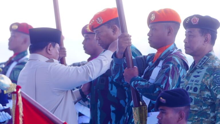 Presiden RI Lantik Pangkorpasgat dan Pangkohanudnas