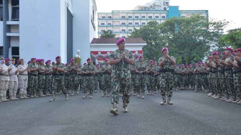 Prajurit dan PNS Denma Mako Kormar Meriahkan Tasyarukan Valor Korps Marinir
