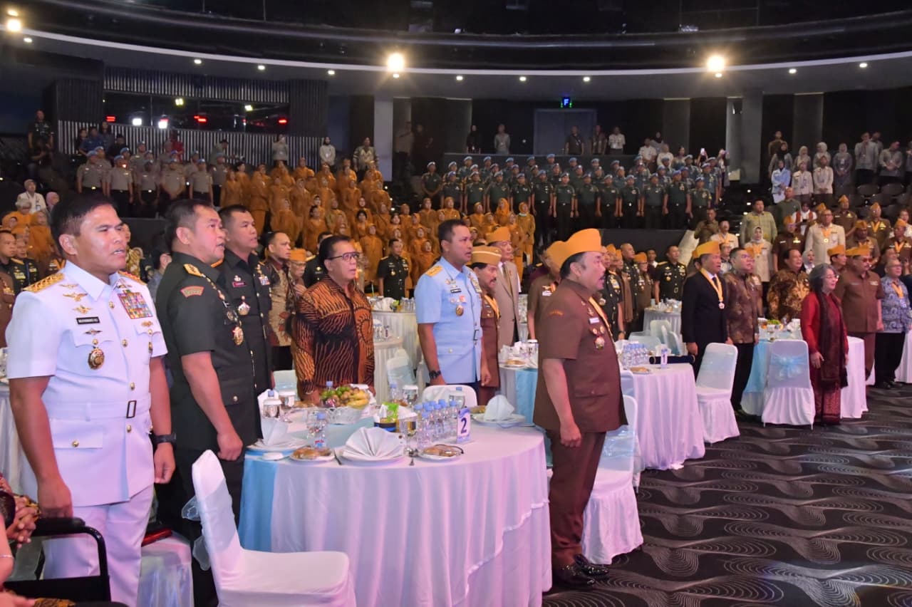 Acara Peringatan Hari Veteran Nasional di Balai Sarbini, Penganugerahan Bintang LVRI kepada Para Purnawirawan TNI