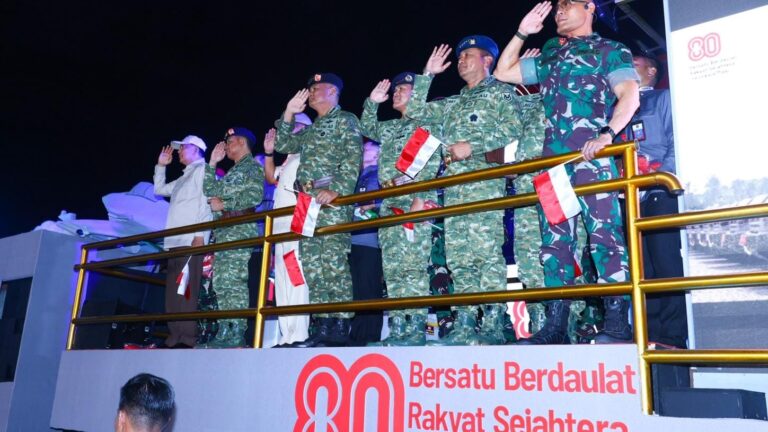 KASAU Saksikan Karnaval Bersatu HUT ke-80 Kemerdekaan RI