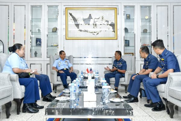 Waasintel KASAU Terima Kunjungan Delegasi RMAF