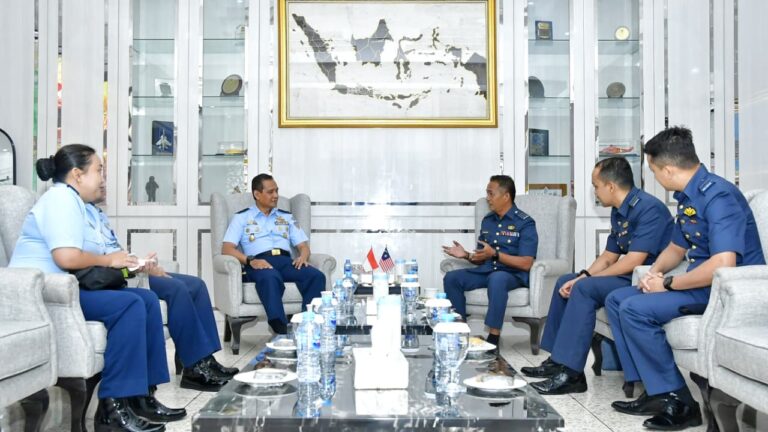 Waasintel KASAU Terima Kunjungan Delegasi RMAF