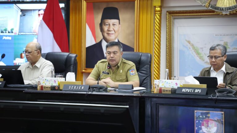 Dorong Stabilisasi Harga Beras, Sekjen Kemendagri Minta Pemda Dukung Perum Bulog Realisasikan Program SPHP