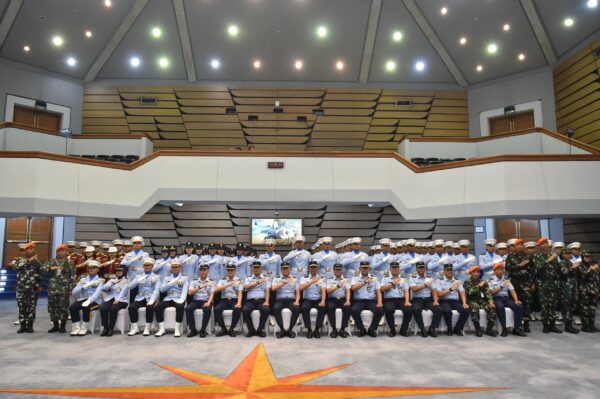 KASAU Apresiasi Kontingen Pasukan Upacara TNI AU pada HUT ke-80 RI di Istana Merdeka