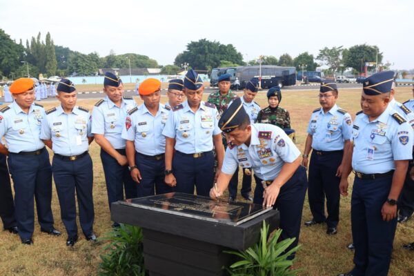 Gubernur AAU Resmikan Fasilitas Baru dan Tanda Tangani Prasasti Pesawat F-86 Sabre