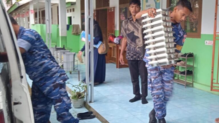 SPPG Lanud BNY Salurkan 3.498 Makan Bergizi Gratis untuk Siswa di Transkimau