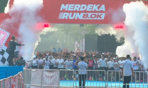 Pesawat TNI AU Semarakkan Merdeka Run 8.0K