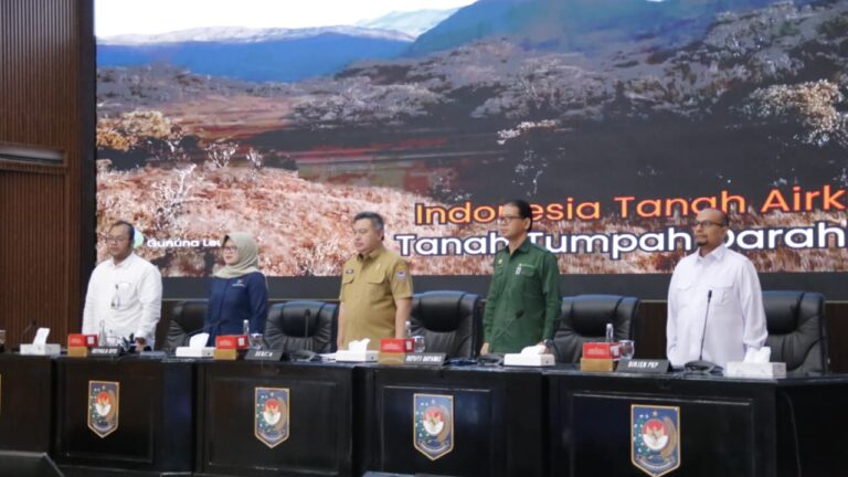Sekjen Kemendagri Imbau Pemda Bantu Optimalkan Penyaluran Beras SPHP untuk Kendalikan Harga
