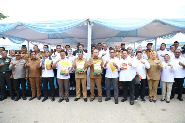 Buka Gerakan Pangan Murah di Kendari, Mendagri Tekankan Intervensi Stok Beras untuk Kendalikan Inflasi
