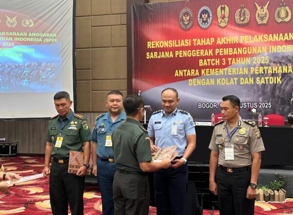 Wingdik 500/Umum Terima Penghargaan dari Menhan RI Atas Kontribusi Penyelenggaraan Diksarmil dan SPPI Batch 3