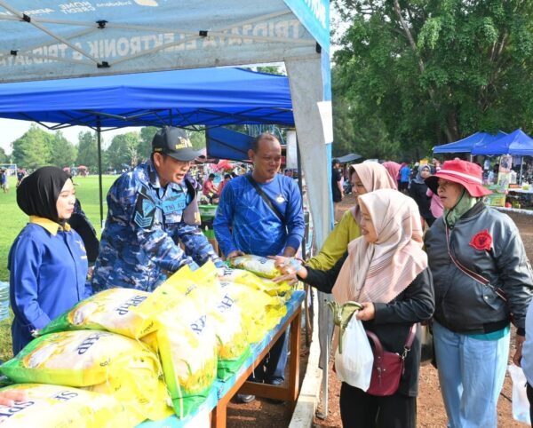 Gerakan Pangan Murah Lanud Suryadarma Disambut Antusias Masyarakat