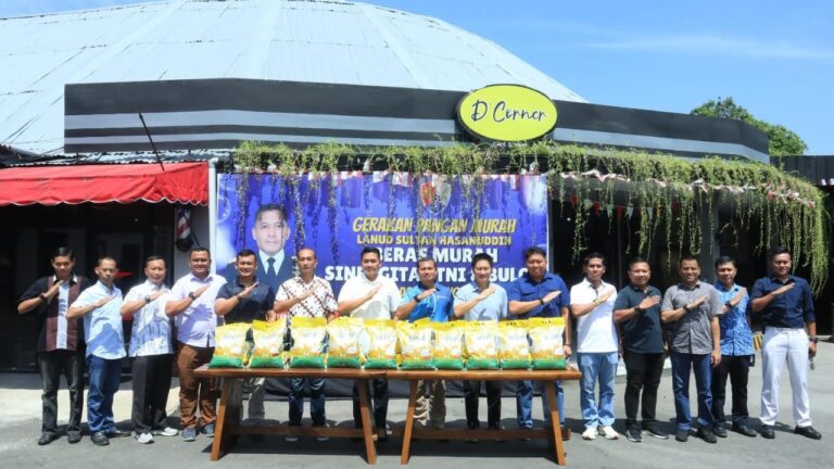 Gerakan Pangan Murah, Lanud Sultan Hasanuddin Sediakan 7 Ton Beras untuk Masyarakat