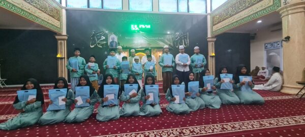 Peringati Maulid Nabi Muhammad SAW, DKM Nurul Ikhlas Berbagi Dengan Anak Yatim Piyatu