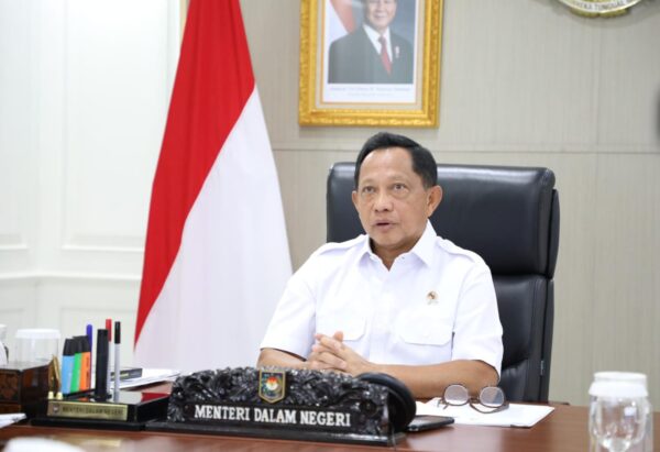 Mendagri Tito Instruksikan Kepala Daerah Perkuat Satlinmas dan Dorong Forkopimda untuk Jaga Situasi Kondusif di Daerah