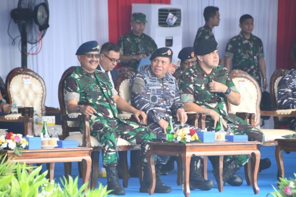 Wakasau Hadiri Penyambutan KRI Brawijaya-320