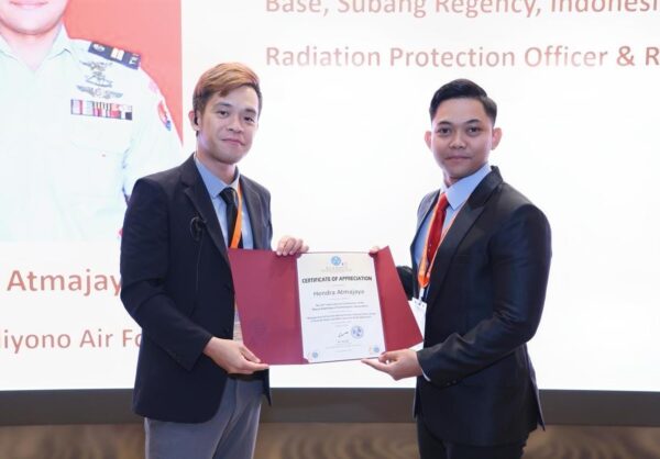Lettu Kes Hendra Atmajaya Raih Prestasi di Konferensi Radiografer Internasional Macau