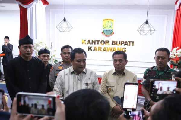 Dirjen Polpum Kemendagri Apresiasi Program Simponi, Dukung Peran Satlinmas dan Siskamling di Kabupaten Karawang