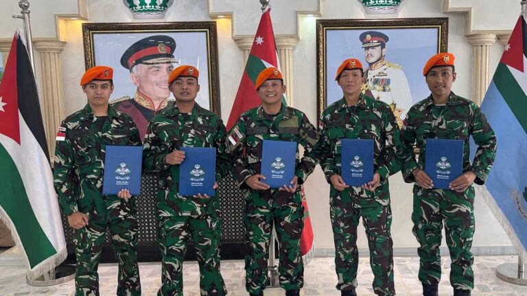 Lima Perwira TNI AU Lulus Pendidikan JTAC di RJAF Yordania