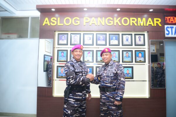 Kolonel Marinir Imron Safei Resmi Dikukuhkan Menjadi Waaslog Pangkormar Pertama
