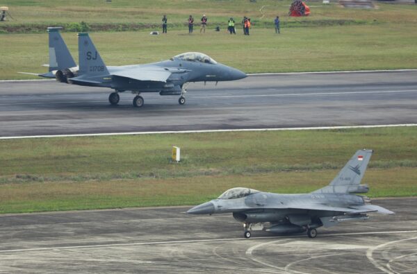 Dogfight F-16 TNI AU dan F-15 USAF Warnai Latma Cope West 2025