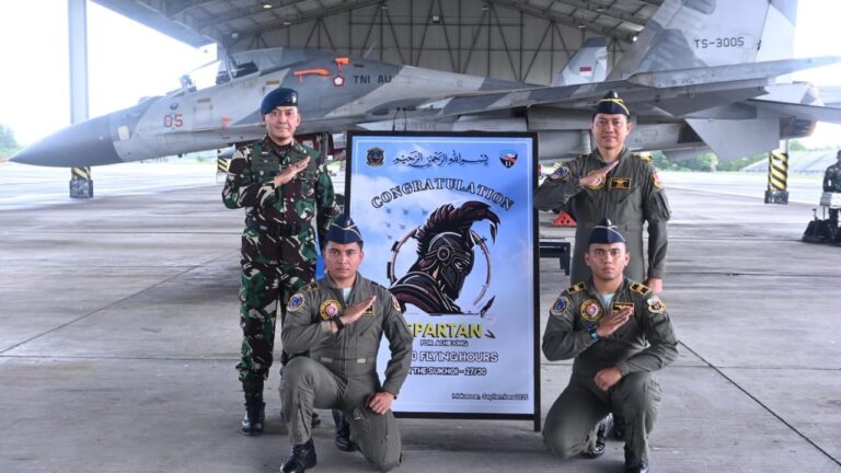 Tiga Penerbang Lanud Hasanuddin Torehkan Prestasi di Pesawat Sukhoi 27/30