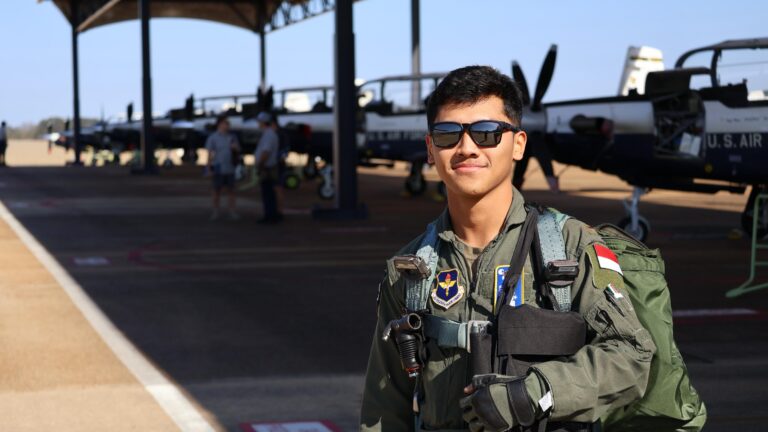 Perwira TNI AU Sukses Selesaikan Pendidikan Penerbang di Columbus Air Force Base, Amerika Serikat