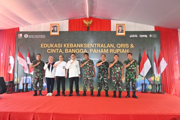 Kolaborasi Lanud SMH dan Bank Indonesia Lepas 5.000 Bibit Ikan Gurami Soang untuk Dukung Ketahanan Pangan