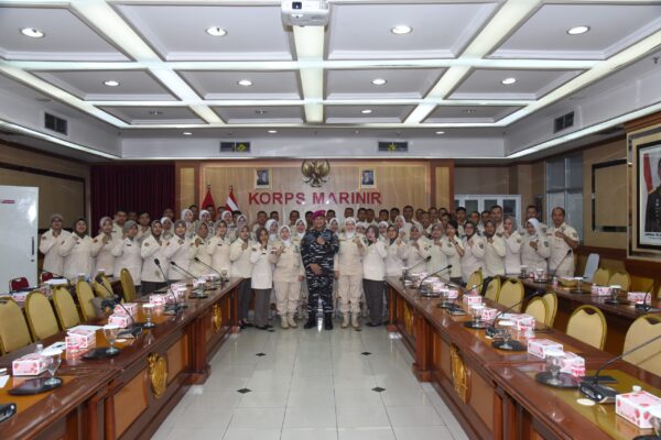 Korps Marinir TNI AL Terima 49 PPPK
