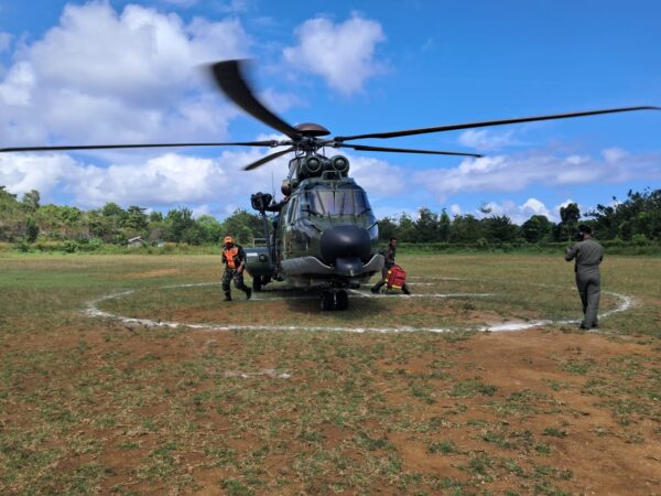 Atasi Keterbatasan Tenaga Medis, TNI AU Terbangkan Tim Kesehatan ke Luwuk Banggai