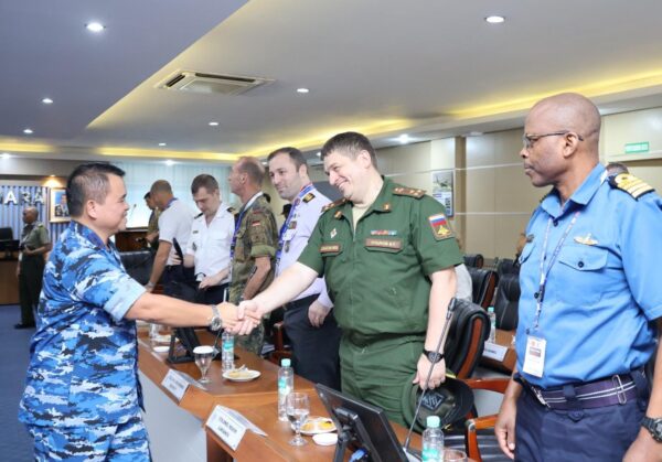 Gubernur AAU Terima Kunjungan Kehormatan dari Military Attaché Tour 2025