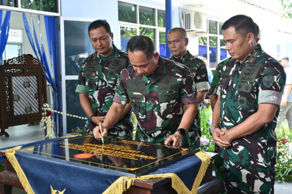 Panglima TNI Resmikan SPPG TNI Di Lanud Adi Soemarmo