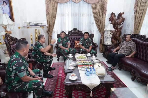 HUT ke-80 TNI, Generasi Penerus Pererat Tali Silaturahmi dengan Sesepuh TNI