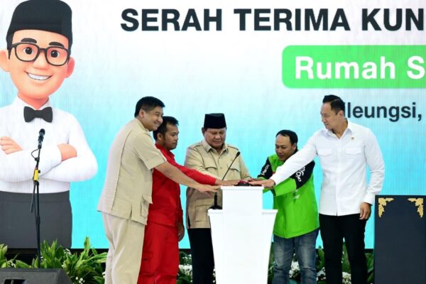 Presiden Prabowo Resmikan Akad Massal 26 Ribu KPR FLPP, Bukti Negara Hadir untuk Rakyat Kecil
