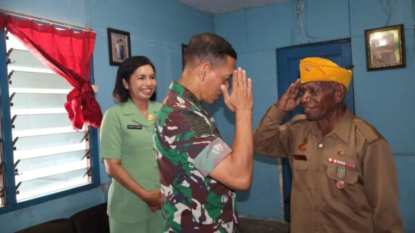 Air Mata Haru di Hari Bahagia Saat Pangdam Bersama Ketua Persit KCK Daerah XVIII/Kasuari Jalin Kasih dengan Veteran dan Warakawuri