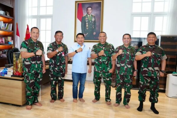Mabes TNI Pererat Silaturahmi dengan Sesepuh Jenderal TNI (Purn) Dr. Moeldoko