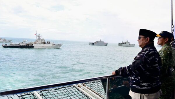 Kemegahan Armada Nusantara: Presiden Prabowo Saksikan Demo Laut TNI AL di Teluk Jakarta