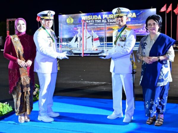 KASAL Pimpin Upacara Wisuda Purna Wira Pati TNI AL Tahun 2025 di Surabaya