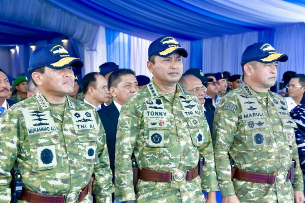Kepala Staf Angkatan Udara (KSAU) Hadir dalam Presidential Inspection di atas Kapal Perang KRI dr. Radjiman Wedyodiningrat-992