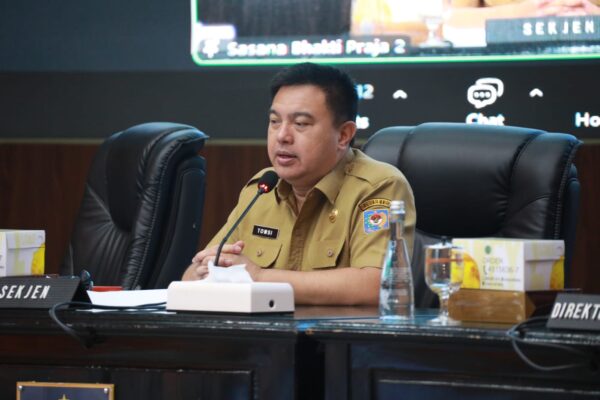 Berdampak Langsung Kepada Masyarakat, Sekjen Kemendagri Minta Pemda Cek Perkembangan Inflasi di Daerah