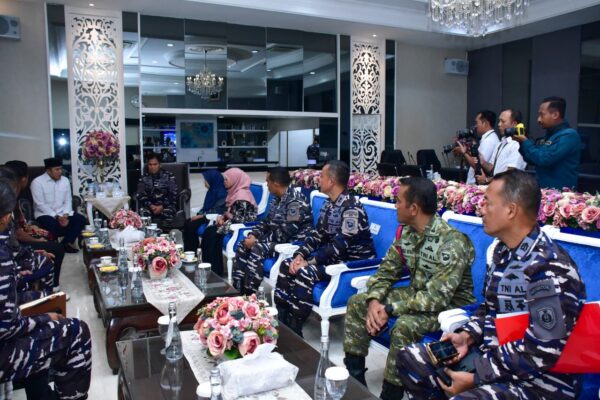 Pangkormar Dampingi KASAL dan Seskab dalam Penyerahan Santunan Presiden kepada Prajurit yang Gugur Jelang HUT TNI ke-80