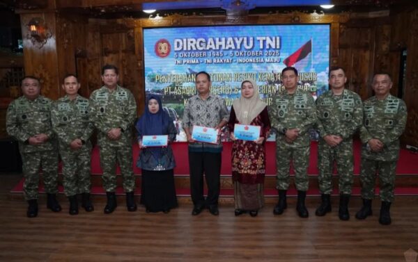 Panglima TNI Serahkan Santunan kepada Ahli Waris Prajurit Gugur Saat Rangkaian HUT ke-80 TNI