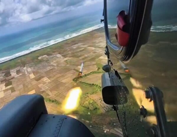 Aksi Udara! Penerbang Caracal TNI AU Asah Ketepatan Menembak Roket di AWR Salatri